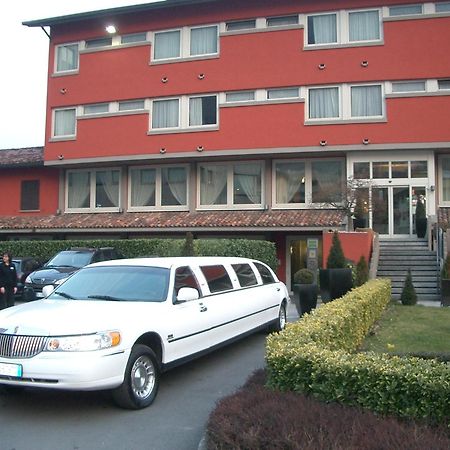 圣马蒂诺酒店 Boario Terme 外观 照片