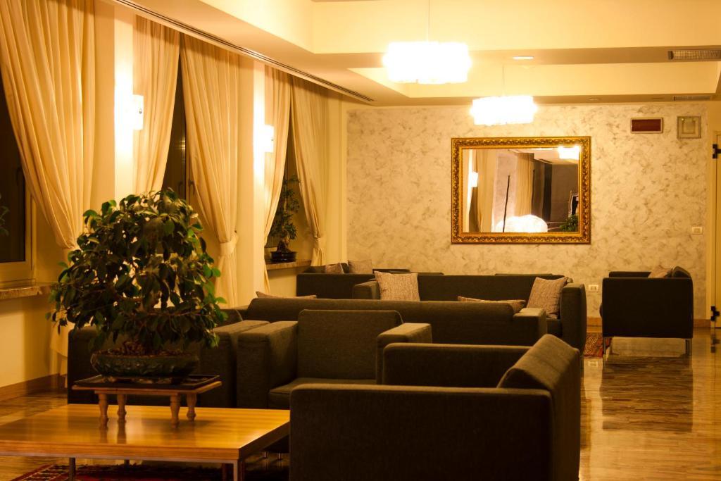 圣马蒂诺酒店 Boario Terme 外观 照片