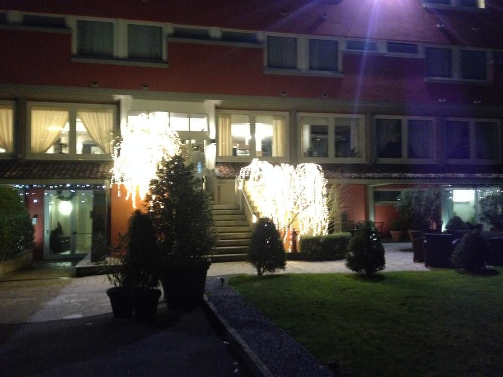 圣马蒂诺酒店 Boario Terme 外观 照片